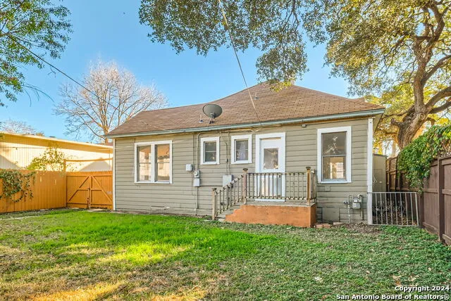 1611 MCKINLEY AVE San Antonio, TX 78210