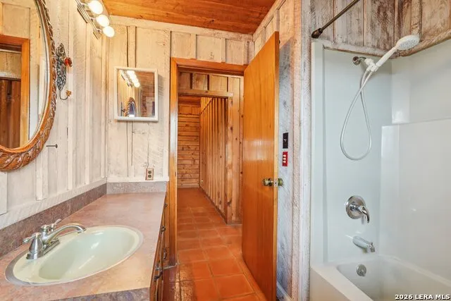 5626 FM 3240 Bandera, TX 78003