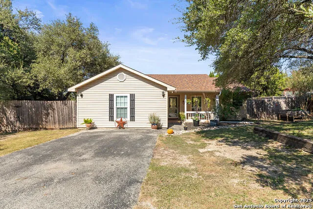204 Lake Park Canyon Lake, TX 78133
