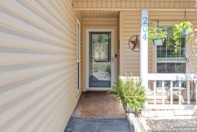 204 Lake Park Canyon Lake, TX 78133