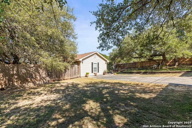 204 Lake Park Canyon Lake, TX 78133