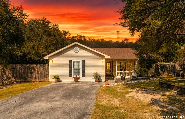 204 Lake Park Canyon Lake, TX 78133