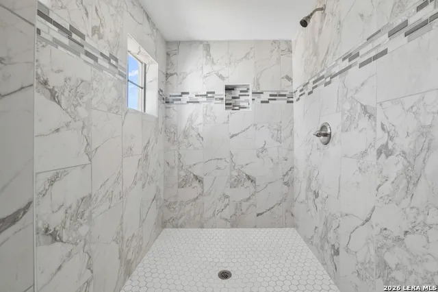 113 CRESTLINE DR Pleasanton, TX 78064
