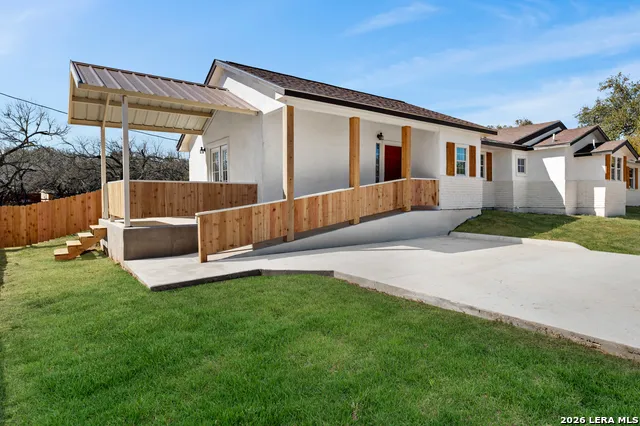 113 CRESTLINE DR Pleasanton, TX 78064