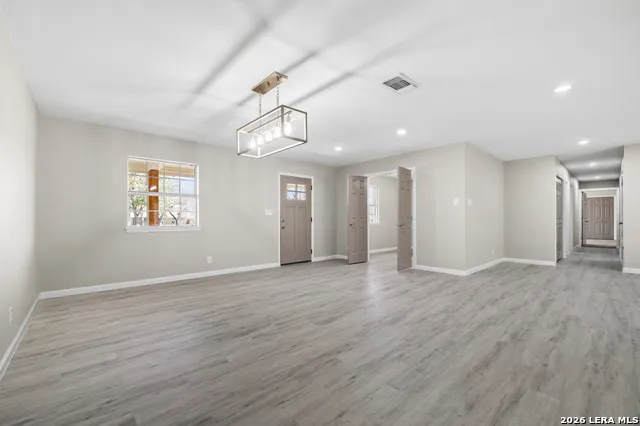 113 CRESTLINE DR Pleasanton, TX 78064