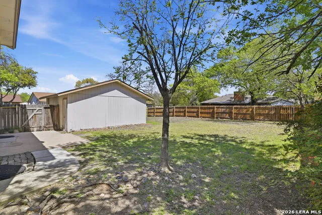 2703 Red Tree San Antonio, TX 78248