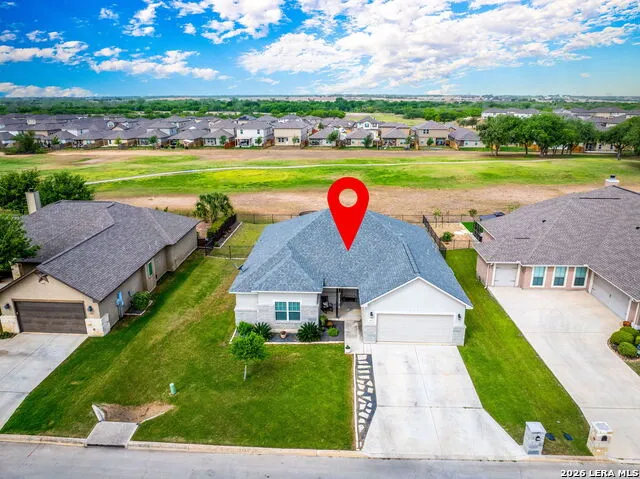 117 Fairway Floresville, TX 78114