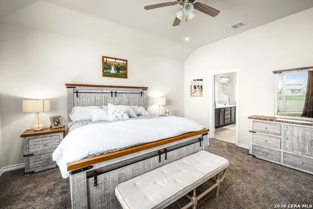 117 Fairway Floresville, TX 78114