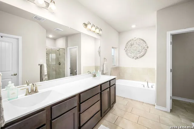 117 Fairway Floresville, TX 78114