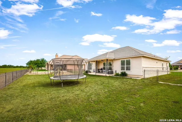 117 Fairway Floresville, TX 78114
