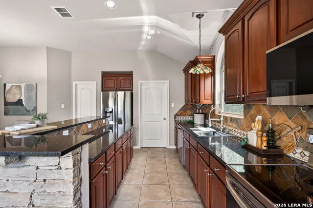 1130 CANYON SPGS Canyon Lake, TX 78133