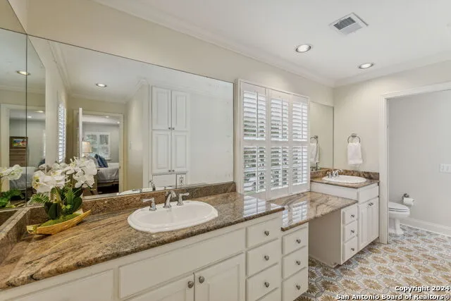 106 Morningside Dr Terrell Hills, TX 78209