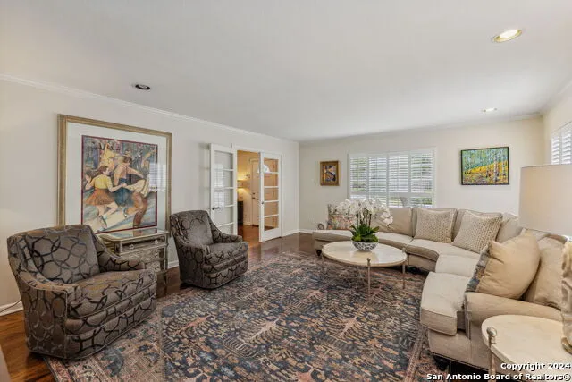106 Morningside Dr Terrell Hills, TX 78209