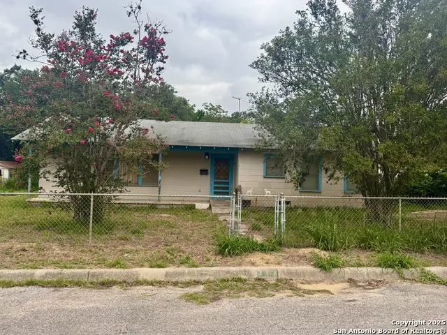 212 Patrick Pleasanton, TX 78064