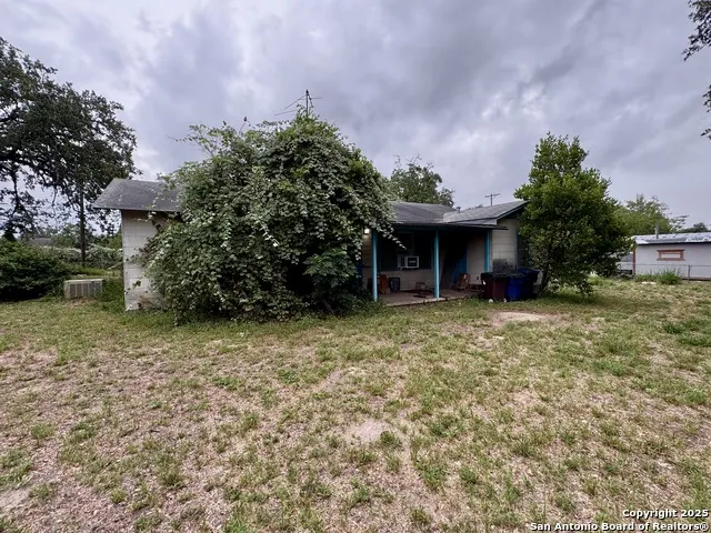 212 Patrick Pleasanton, TX 78064