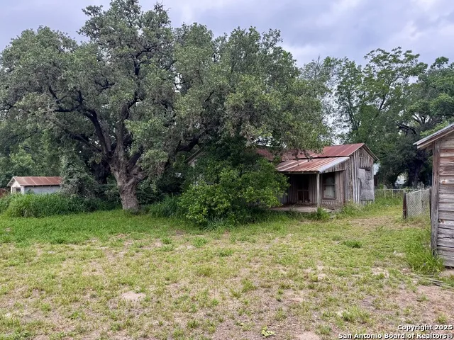 212 Patrick Pleasanton, TX 78064