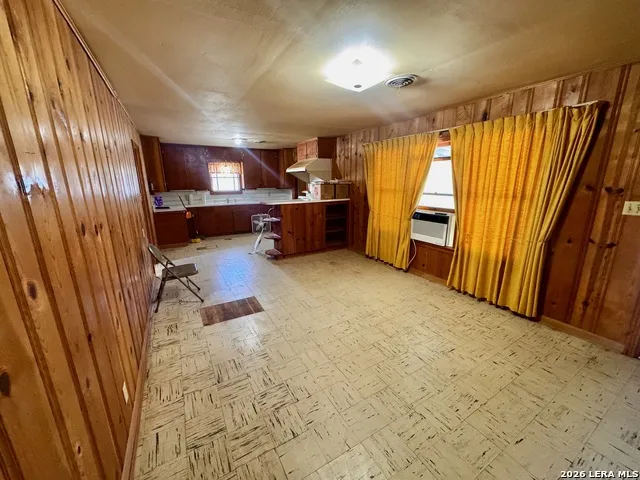212 Patrick Pleasanton, TX 78064