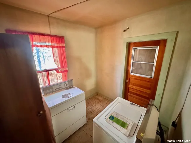 212 Patrick Pleasanton, TX 78064