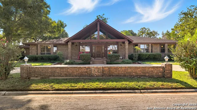 400 W Person Stockdale, TX 78160