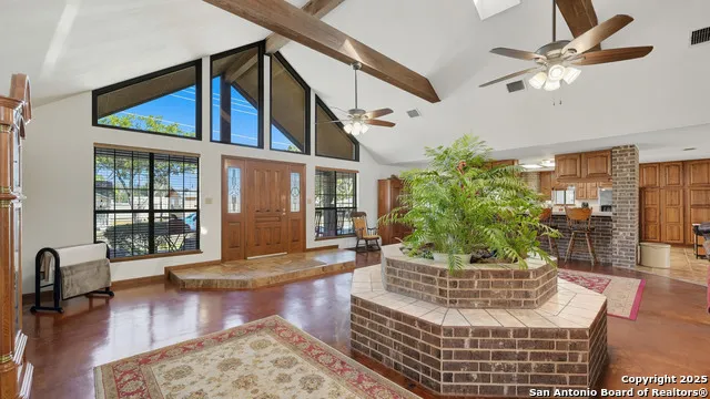 400 W Person Stockdale, TX 78160