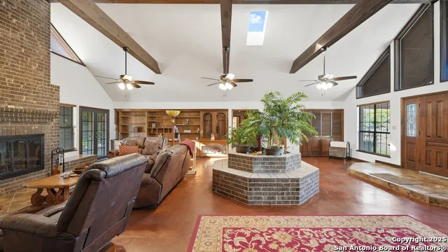 400 W Person Stockdale, TX 78160
