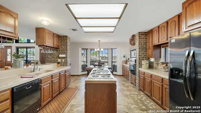 400 W Person Stockdale, TX 78160