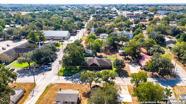 400 W Person Stockdale, TX 78160