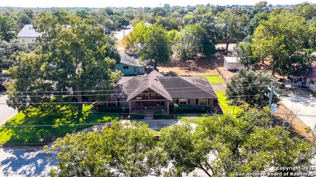 400 W Person Stockdale, TX 78160