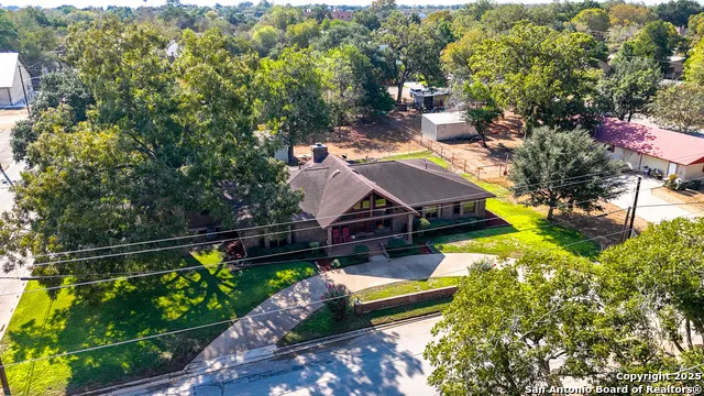 400 W Person Stockdale, TX 78160