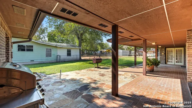 400 W Person Stockdale, TX 78160
