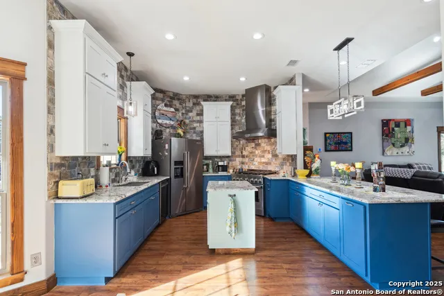 381 Camino Primero Leakey, TX 78873