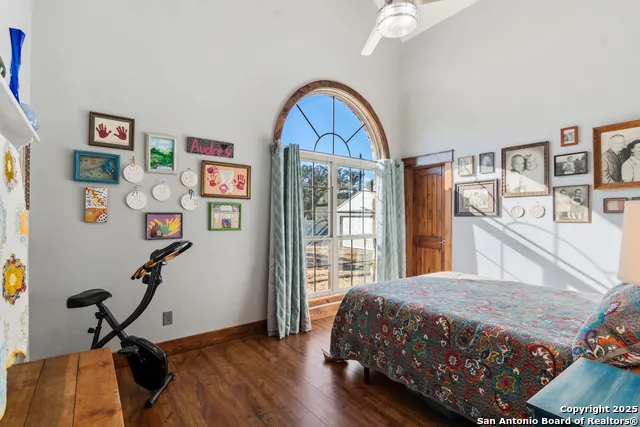 381 Camino Primero Leakey, TX 78873