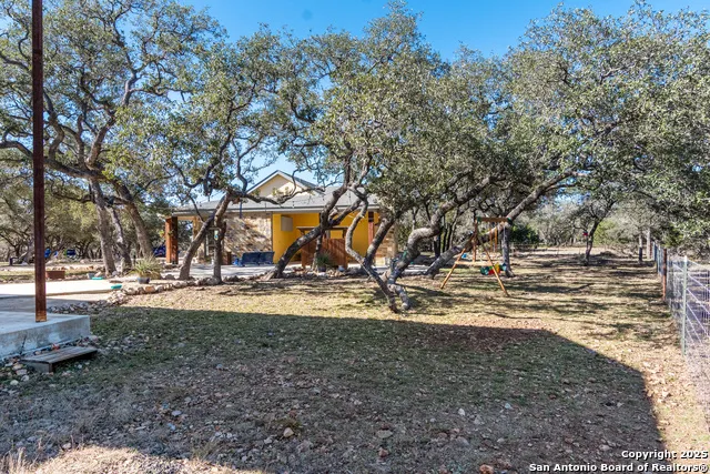 381 Camino Primero Leakey, TX 78873