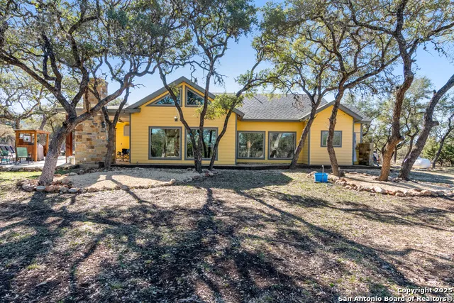 381 Camino Primero Leakey, TX 78873
