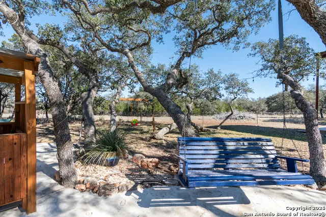 381 Camino Primero Leakey, TX 78873