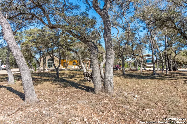 381 Camino Primero Leakey, TX 78873