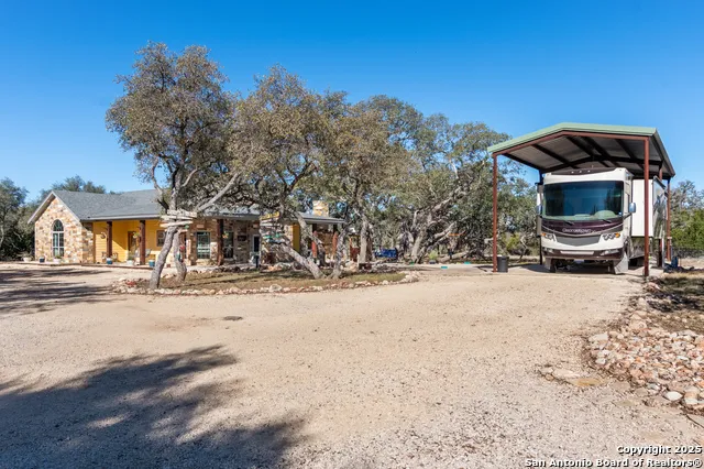381 Camino Primero Leakey, TX 78873