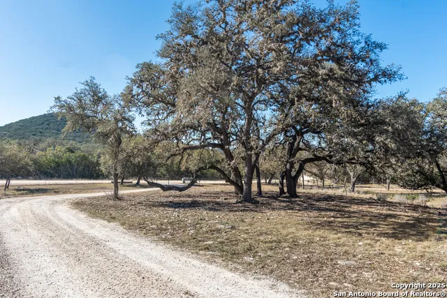 381 Camino Primero Leakey, TX 78873