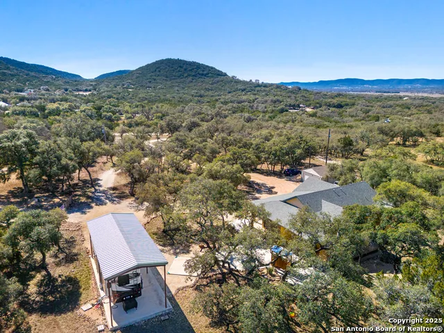 381 Camino Primero Leakey, TX 78873