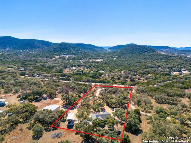 381 Camino Primero Leakey, TX 78873