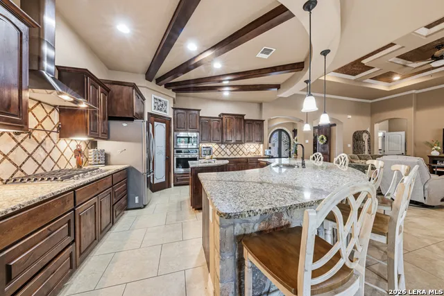 128 Bucks Ln La Vernia, TX 78121