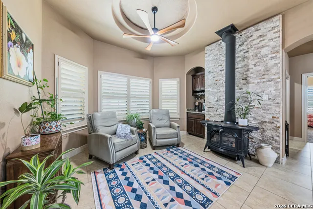 128 Bucks Ln La Vernia, TX 78121