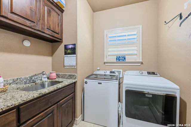 128 Bucks Ln La Vernia, TX 78121
