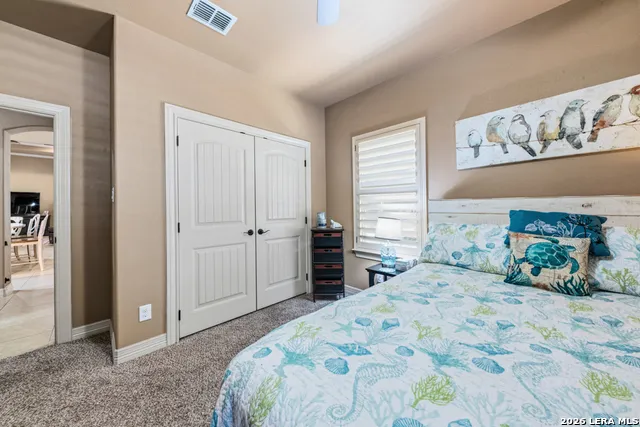 128 Bucks Ln La Vernia, TX 78121