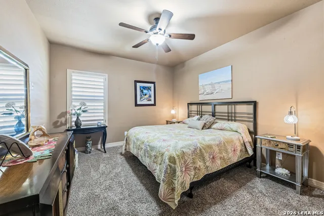 128 Bucks Ln La Vernia, TX 78121