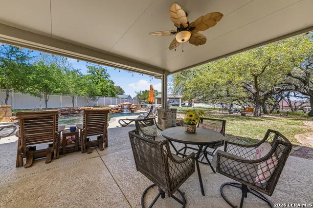 128 Bucks Ln La Vernia, TX 78121