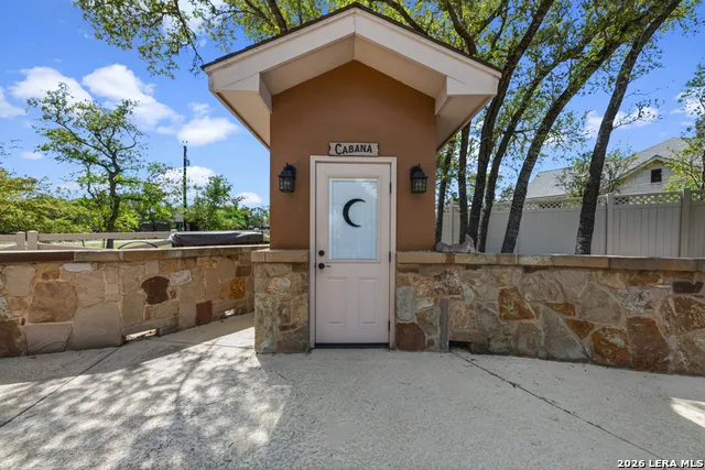 128 Bucks Ln La Vernia, TX 78121