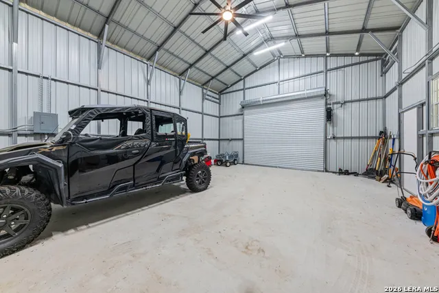 128 Bucks Ln La Vernia, TX 78121