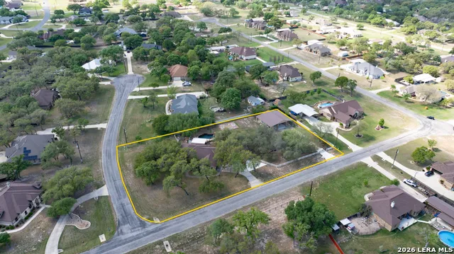128 Bucks Ln La Vernia, TX 78121