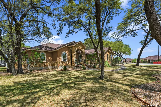 128 Bucks Ln La Vernia, TX 78121